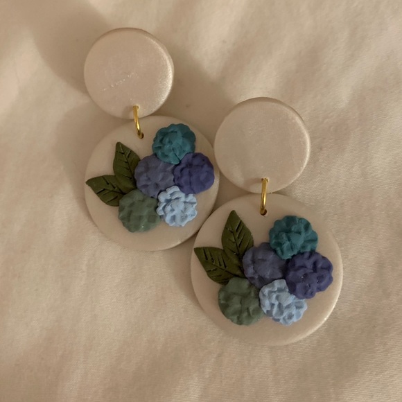 Jewelry - Blue hydrangea earrings